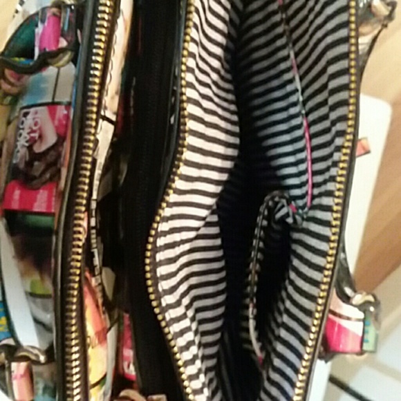 Like NEW UNIQUE fashion bag๐๐๐ - Picture 5 of 7